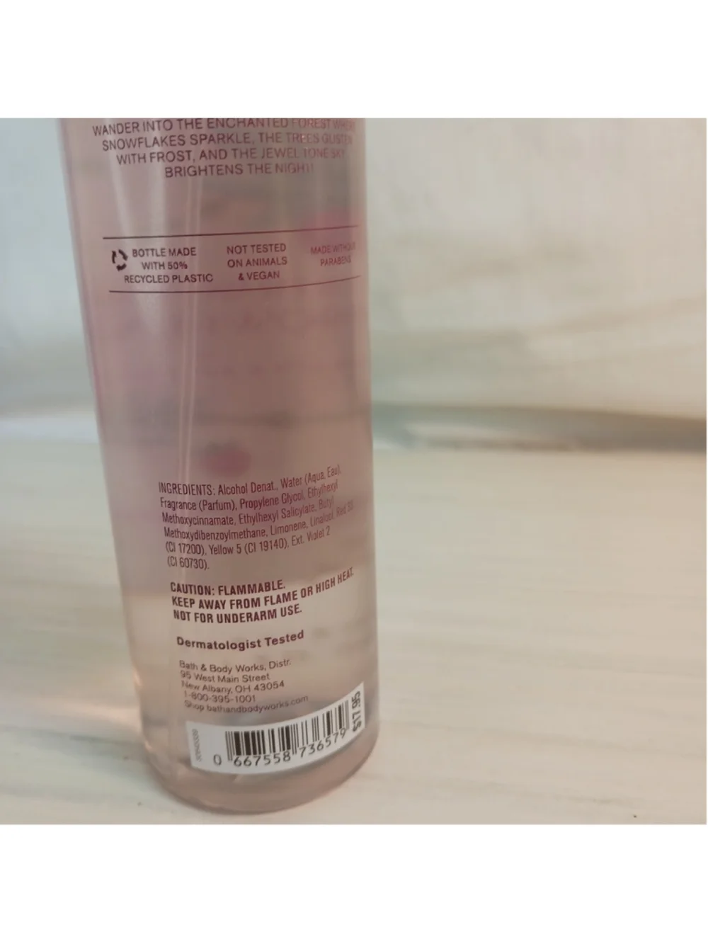 BATH & BODY WORKS STRAWBERRY SNOWFLAKES FRAGRANCE BODY MIST SPRAY 8 FL OZ